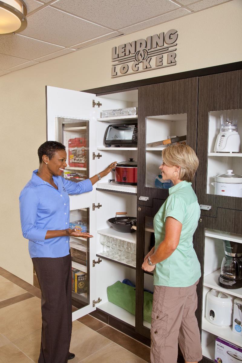 Candlewood Philadelphia - Airport Area By Ihg Hotel Chester