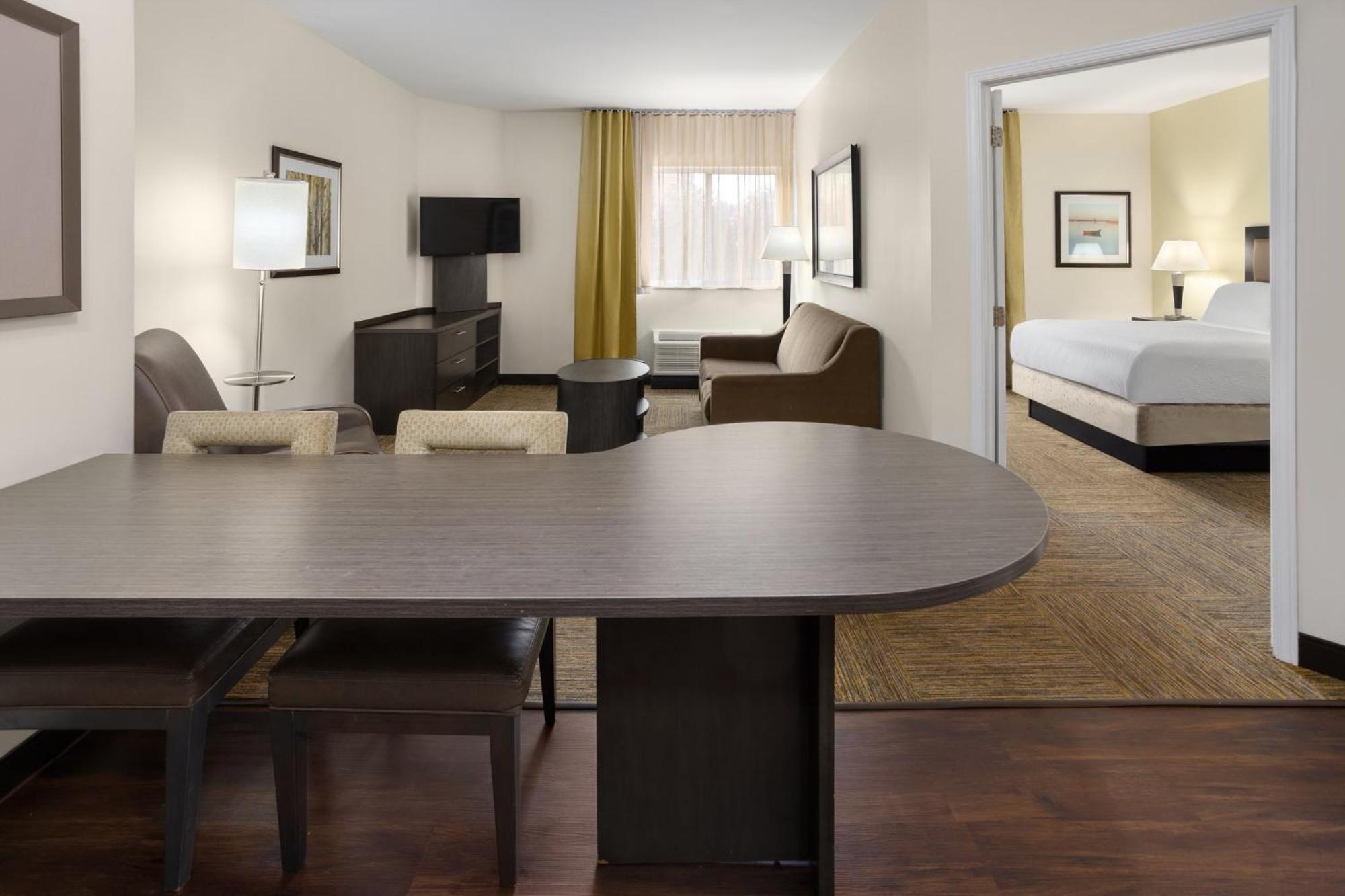Candlewood Philadelphia - Airport Area By Ihg Chester